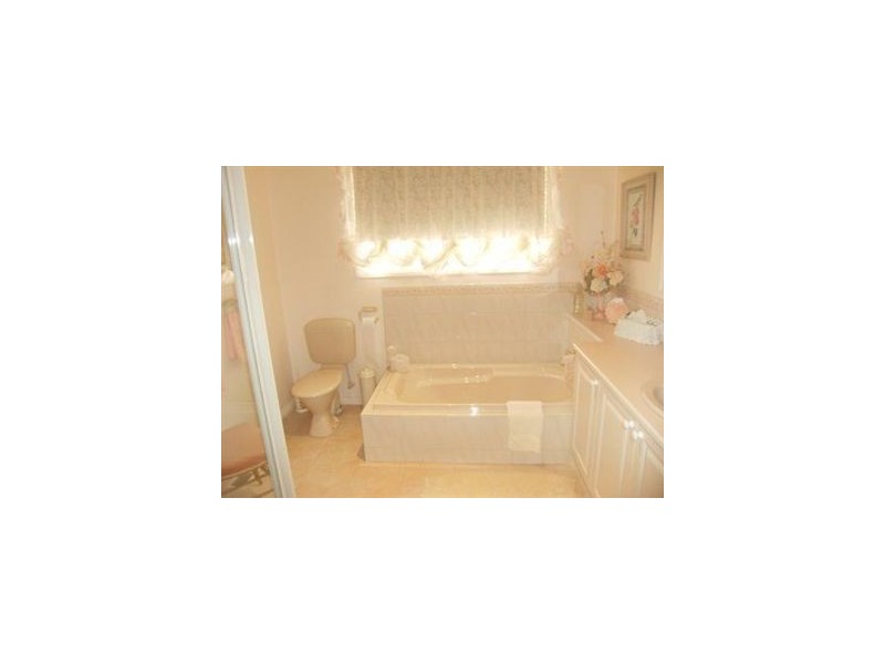 8 Sundown Walk, Frankston South VIC 3199