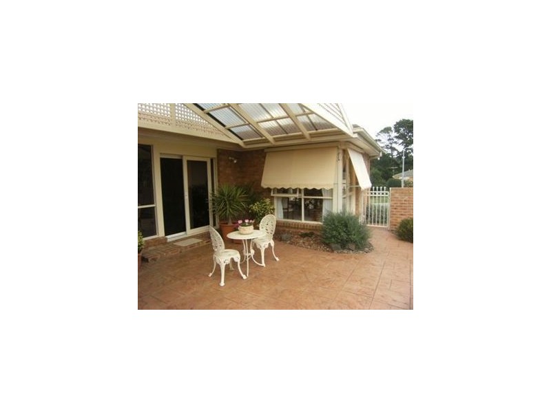 8 Sundown Walk, Frankston South VIC 3199