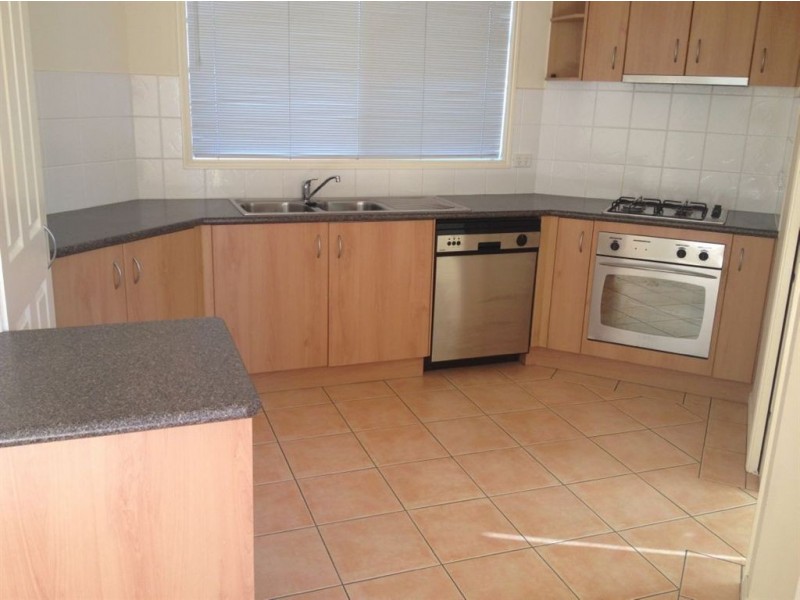 2/12 Gweno Avenue, Frankston VIC 3199