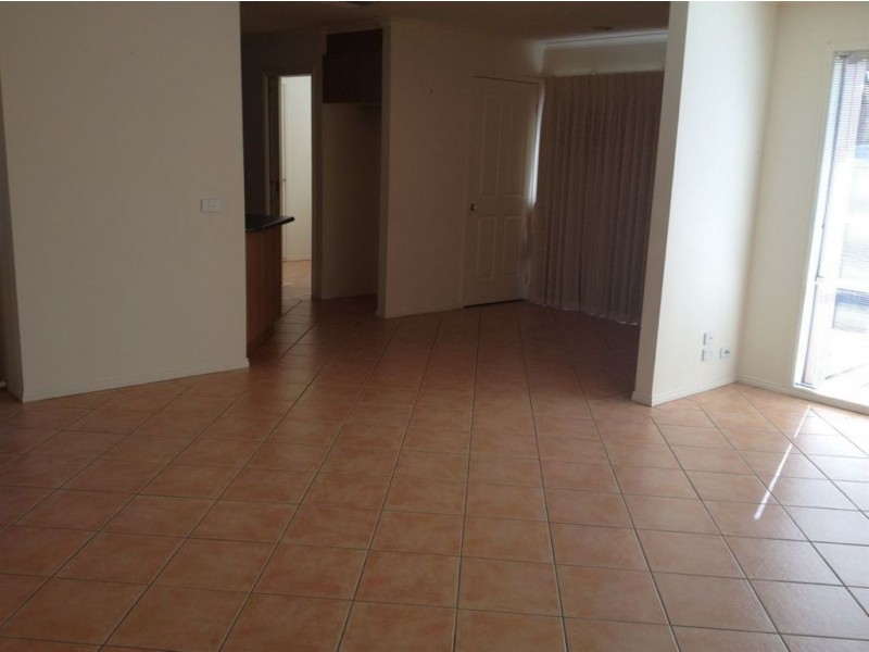 2/12 Gweno Avenue, Frankston VIC 3199