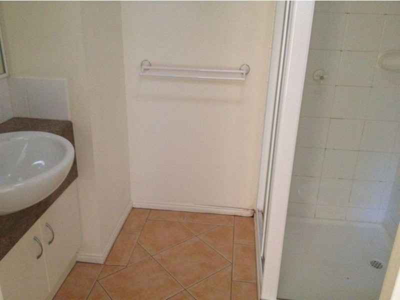 2/12 Gweno Avenue, Frankston VIC 3199