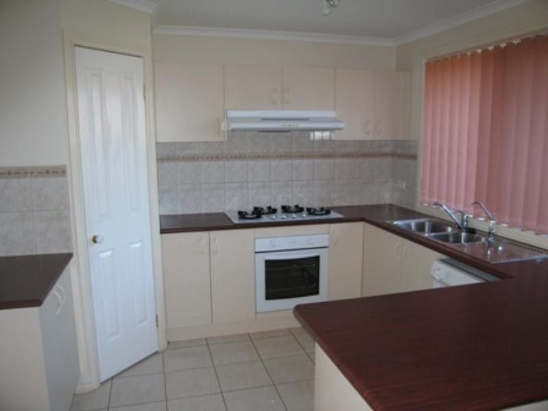 17 Alberton Drive, Cranbourne VIC 3977