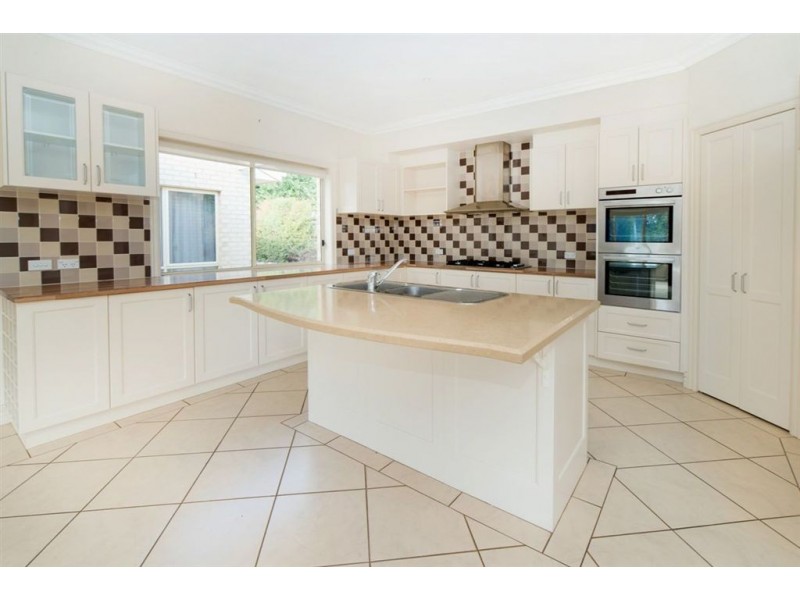 1 Waterview Close, Mount Eliza VIC 3930