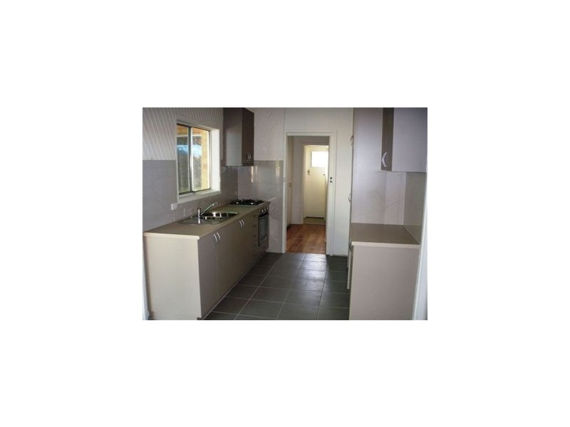 24 Derna Crescent, Frankston VIC 3199