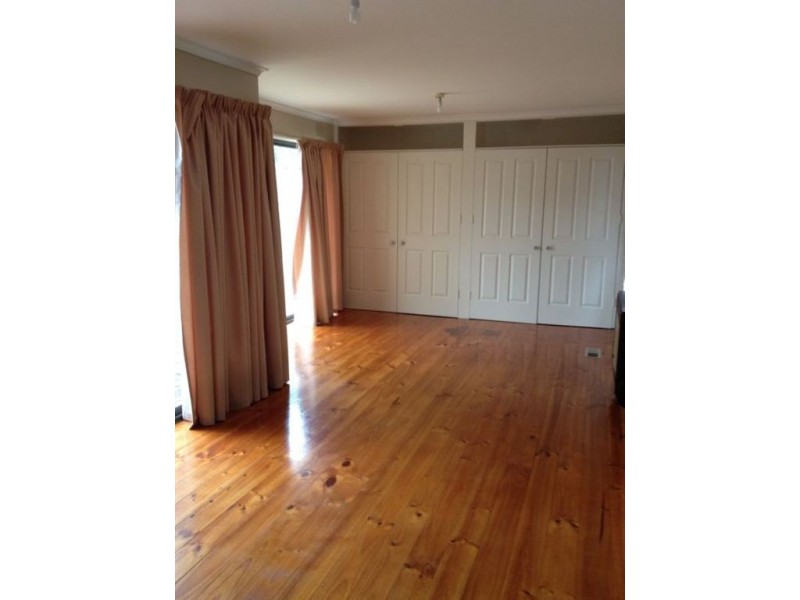 8 Parkview Drive, Frankston VIC 3199