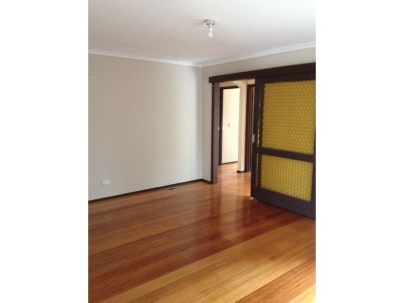 8 Parkview Drive, Frankston VIC 3199