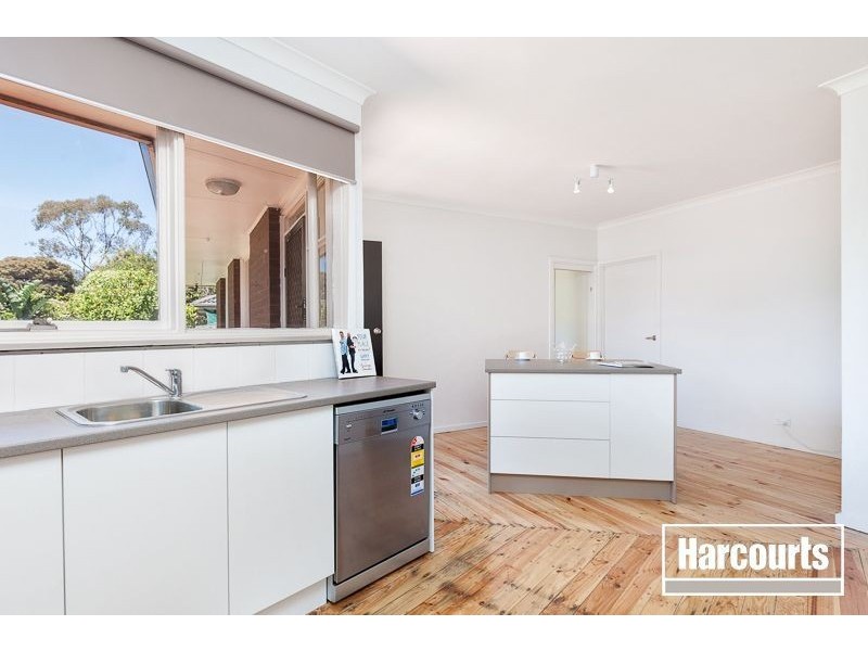 4 Oaklands Crescent, Frankston VIC 3199