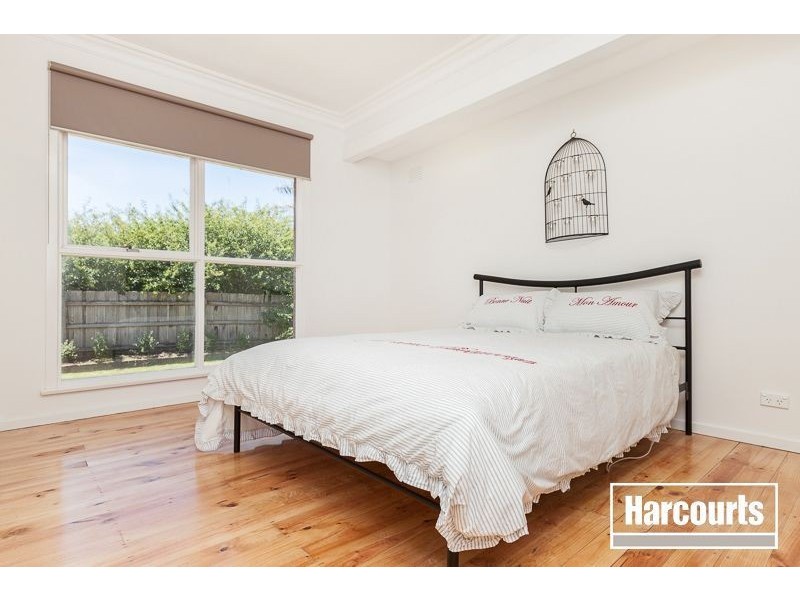 4 Oaklands Crescent, Frankston VIC 3199