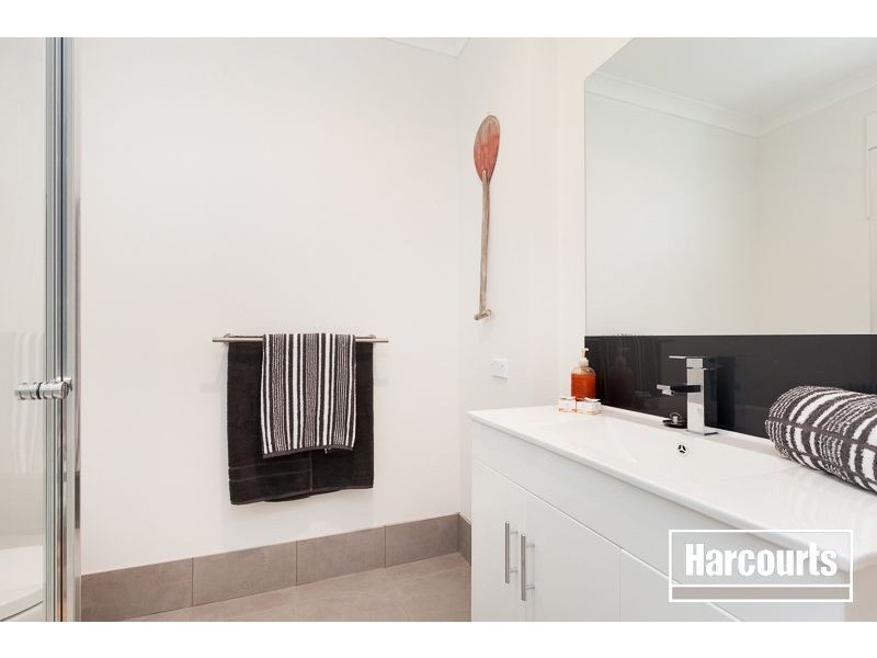 4 Oaklands Crescent, Frankston VIC 3199