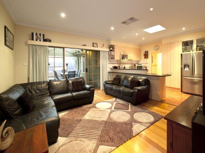 11 Melville Avenue, Frankston South VIC 3199