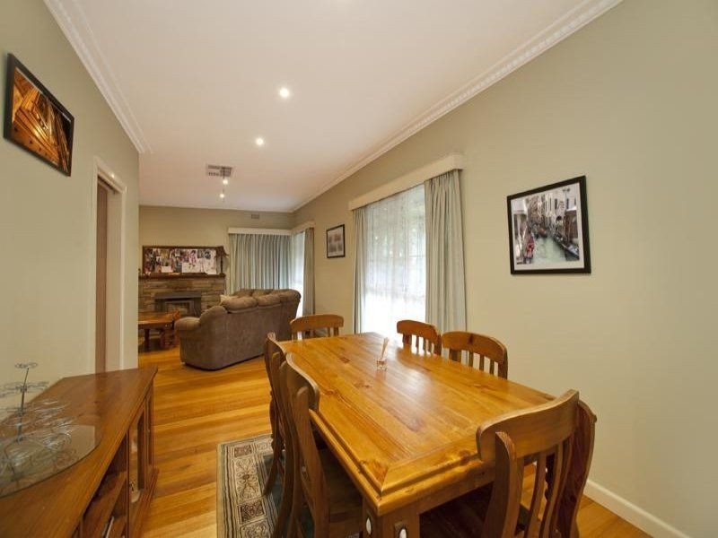 11 Melville Avenue, Frankston South VIC 3199