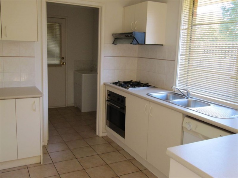 2/2 Spray Street, Frankston VIC 3199