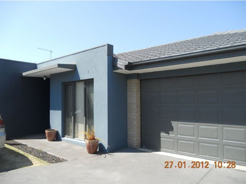 13/110 Bungower Road, Mornington VIC 3931