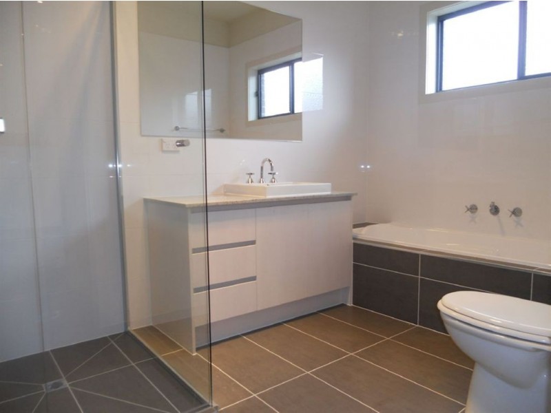 2/102 Austin Road, Seaford VIC 3198