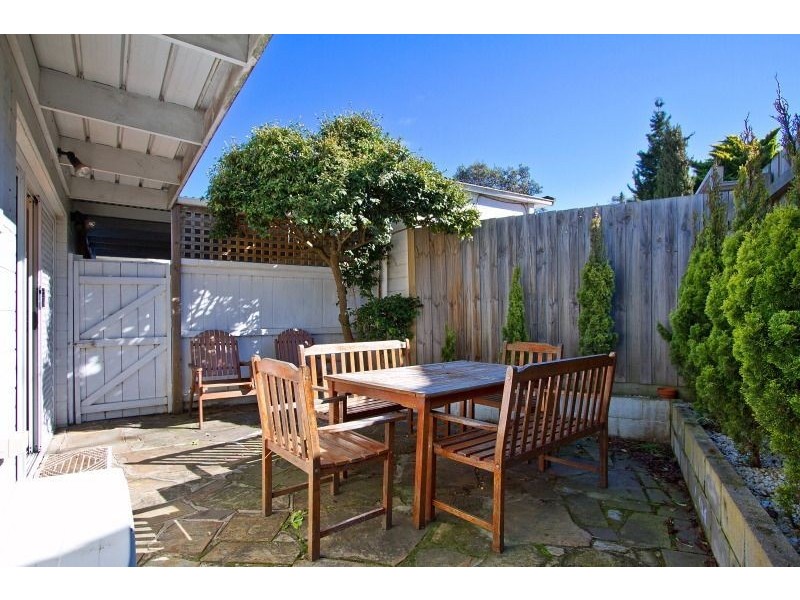 2/5 Gould Street, Frankston VIC 3199