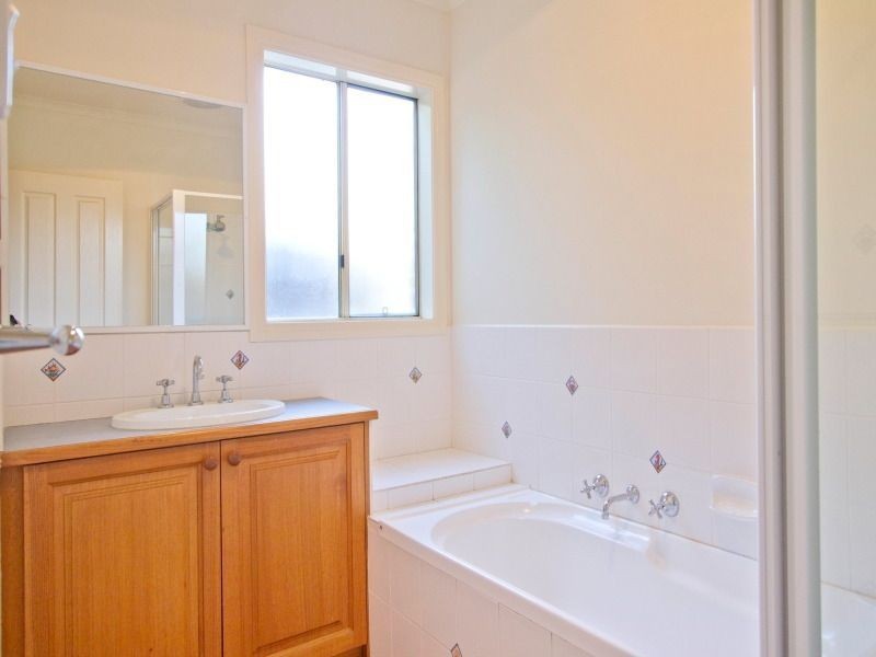 4 Botany Walk, Mornington VIC 3931