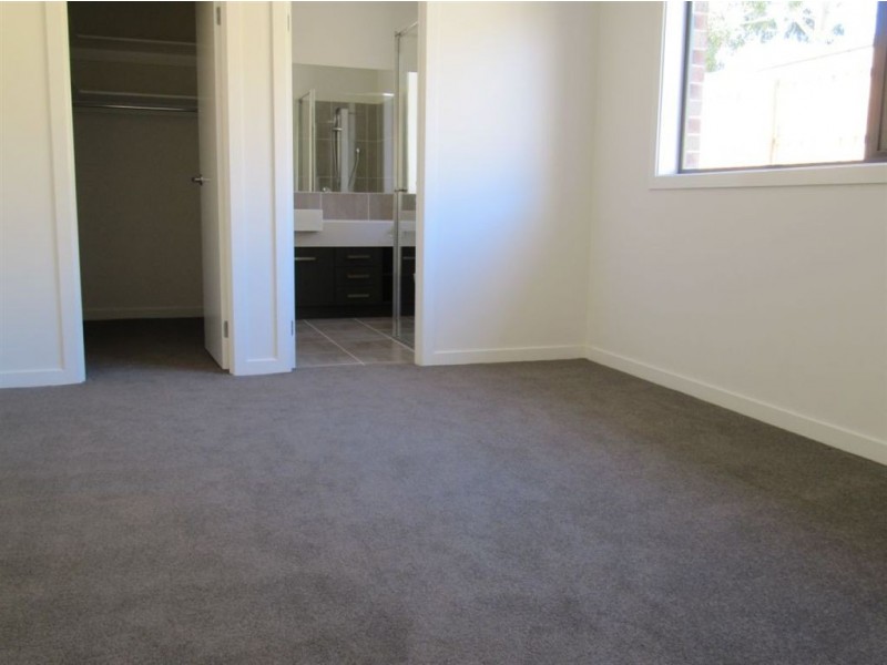 2/20 Screen Street, Frankston VIC 3199