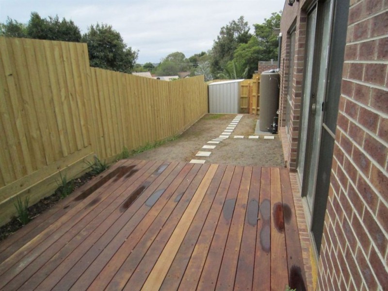 2/4 Rochester Road, Somerville VIC 3912