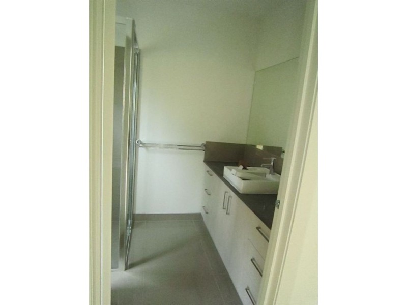 2/4 Rochester Road, Somerville VIC 3912