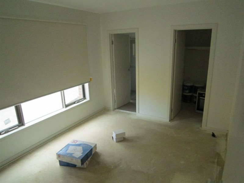 2/4 Rochester Road, Somerville VIC 3912