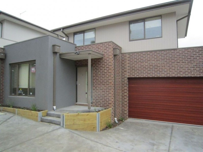 2/4 Rochester Road, Somerville VIC 3912