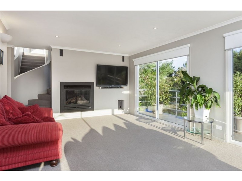 8 Seahaze Court, Mount Eliza VIC 3930