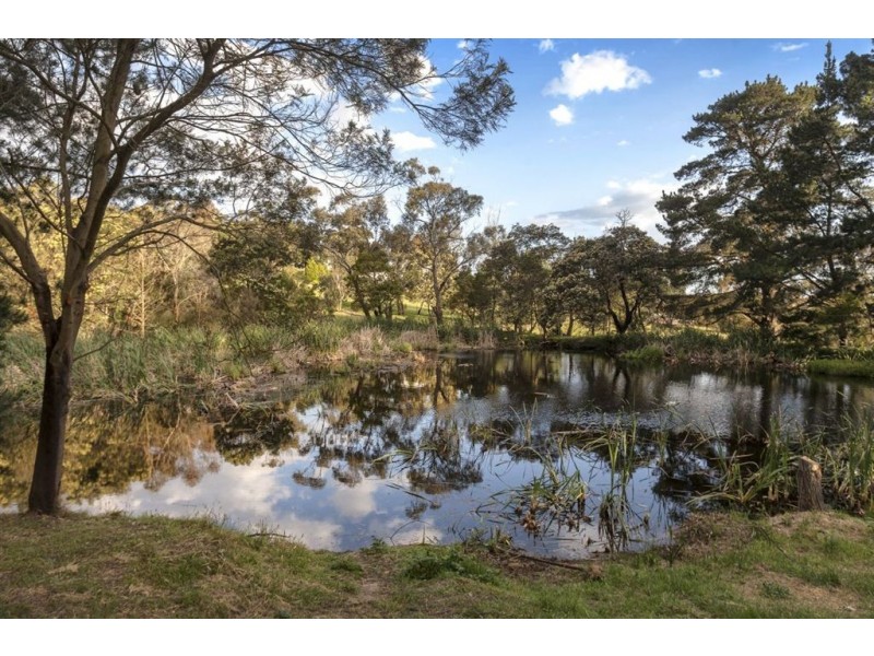 8 Seahaze Court, Mount Eliza VIC 3930