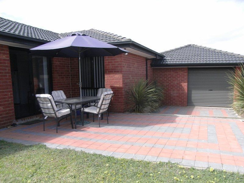 27 Szer Way, Carrum Downs VIC 3201