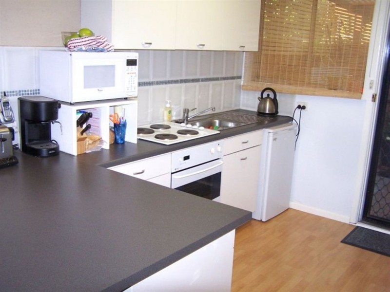 4/8a Carder Avenue, Seaford VIC 3198