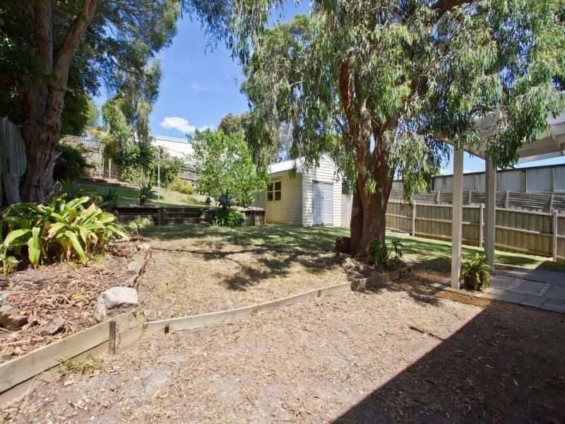 33 Baden Powell Drive, Frankston South VIC 3199