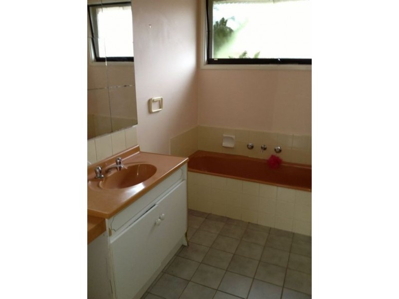 15 Richmond Ave, Carrum Downs VIC 3201