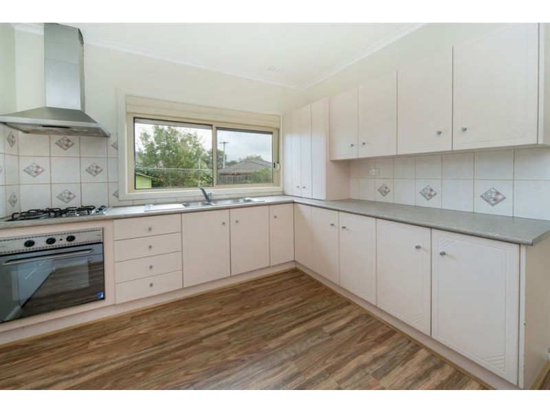 39 Pine Street, Frankston North VIC 3200