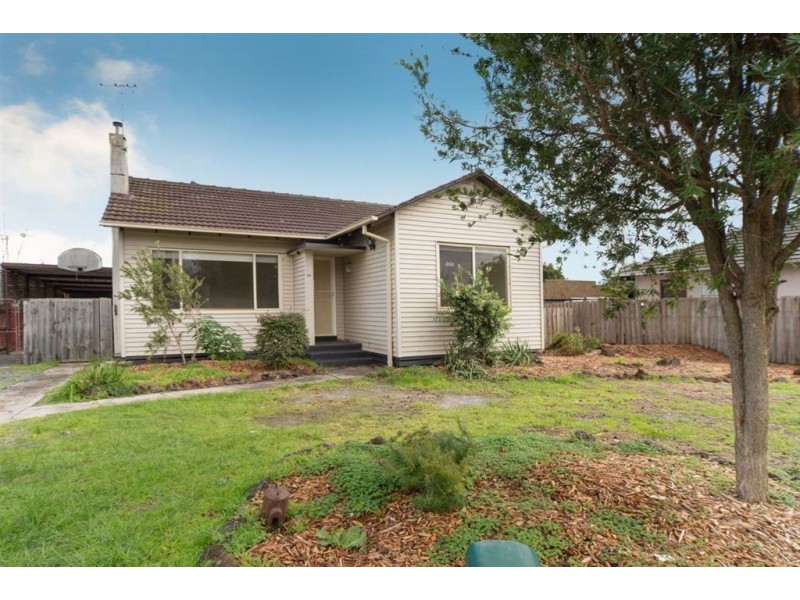 39 Pine Street, Frankston North VIC 3200