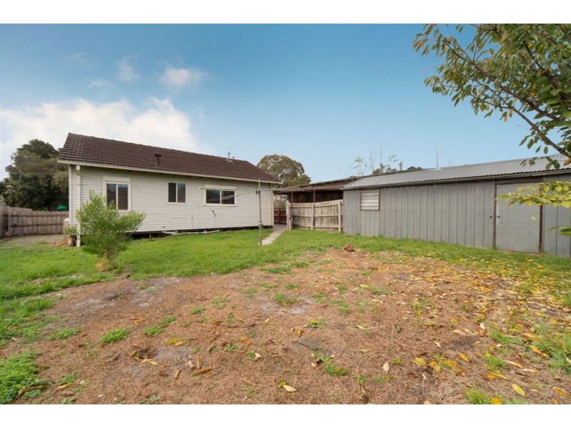 39 Pine Street, Frankston North VIC 3200