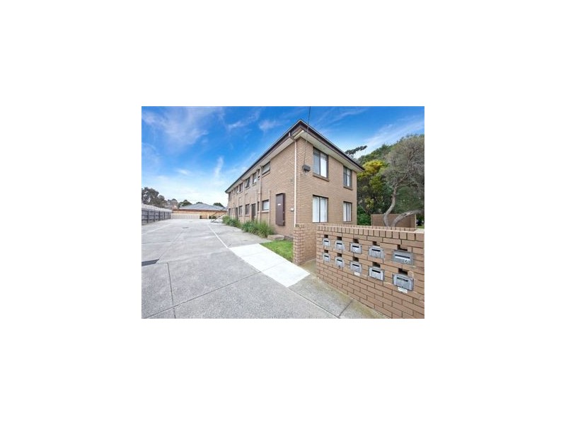 1/74 Beach Street, Frankston VIC 3199