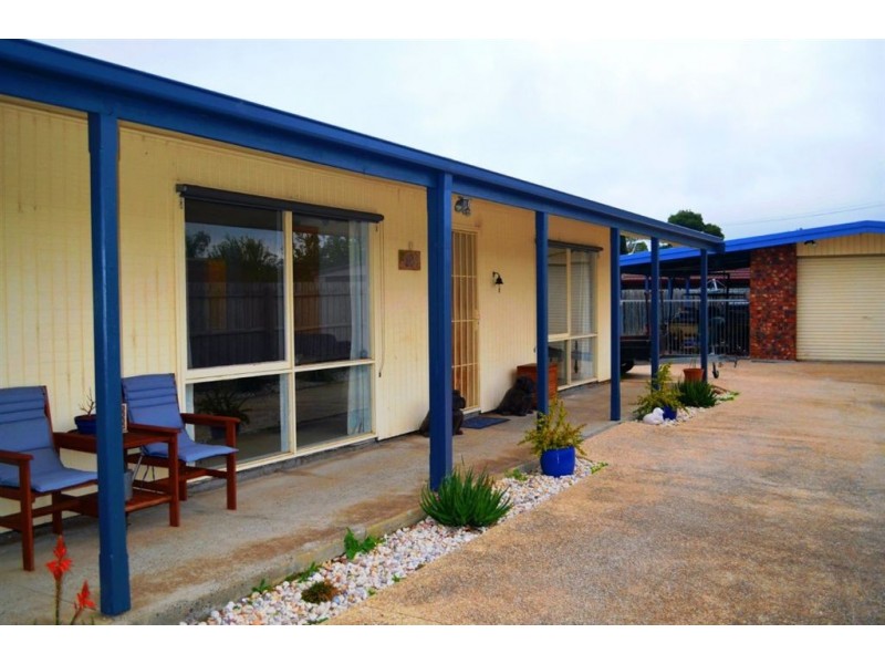 18 Erwin Drive, Seaford VIC 3198