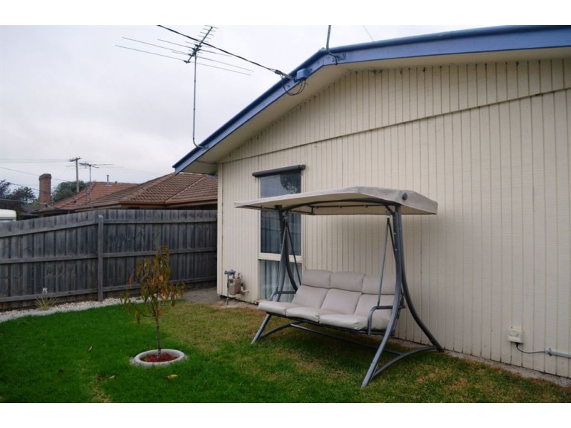 18 Erwin Drive, Seaford VIC 3198