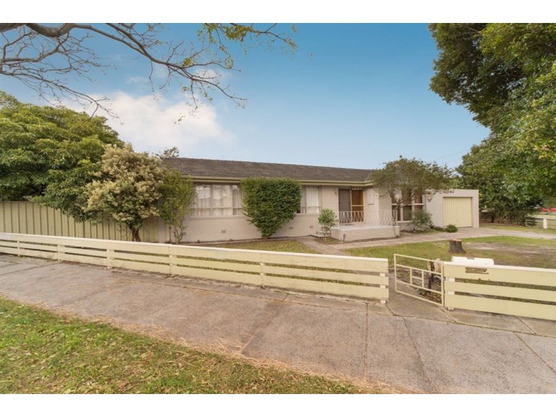 38 Derna Crescent, Frankston VIC 3199