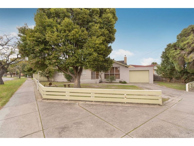 38 Derna Crescent, Frankston VIC 3199