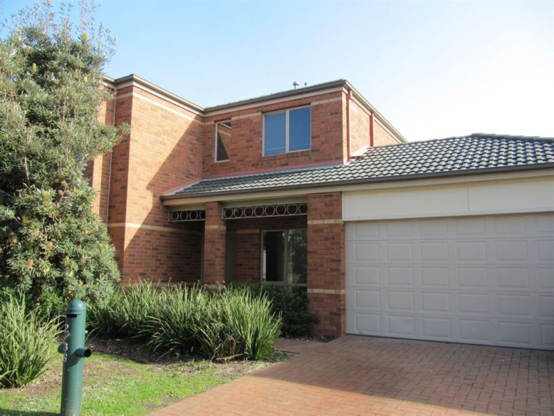 2/36 Pepperbush Crescent, Langwarrin VIC 3910