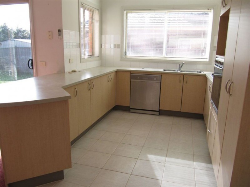 2/36 Pepperbush Crescent, Langwarrin VIC 3910