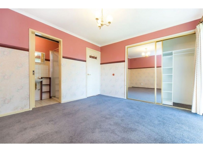 8 Lulworth Place, Frankston VIC 3199