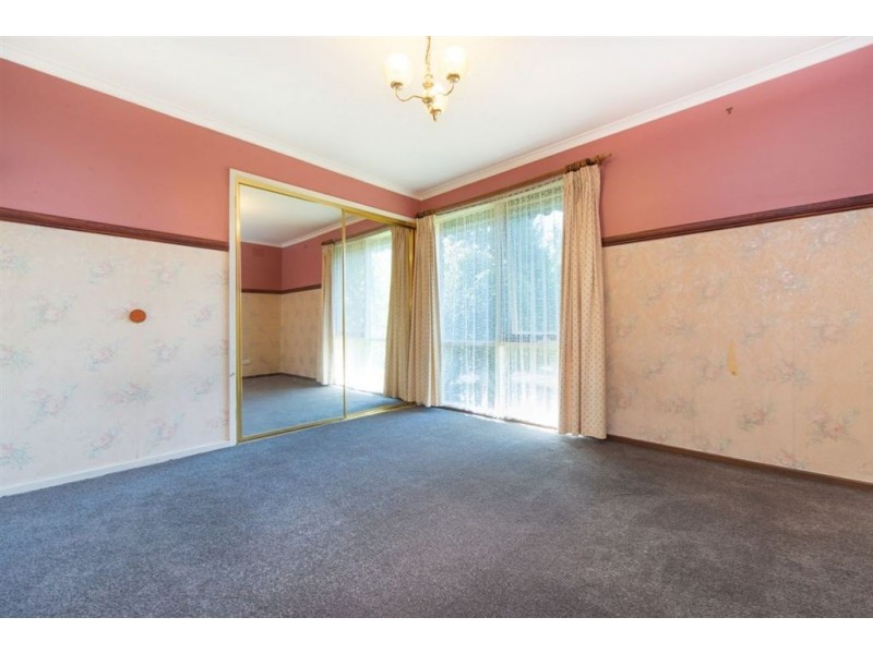 8 Lulworth Place, Frankston VIC 3199