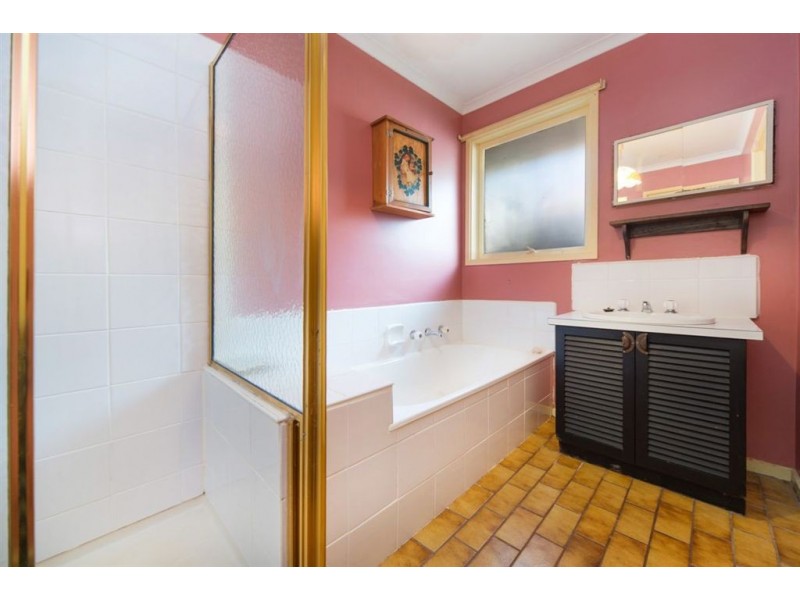 8 Lulworth Place, Frankston VIC 3199