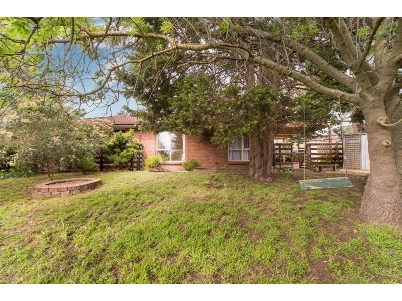 8 Lulworth Place, Frankston VIC 3199