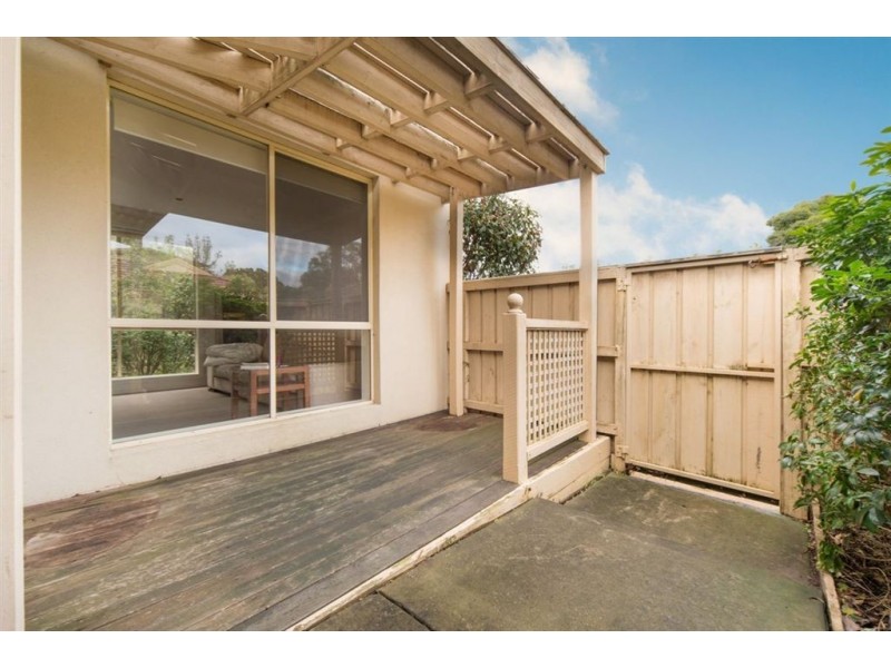 8 Orchard Grove, Frankston South VIC 3199