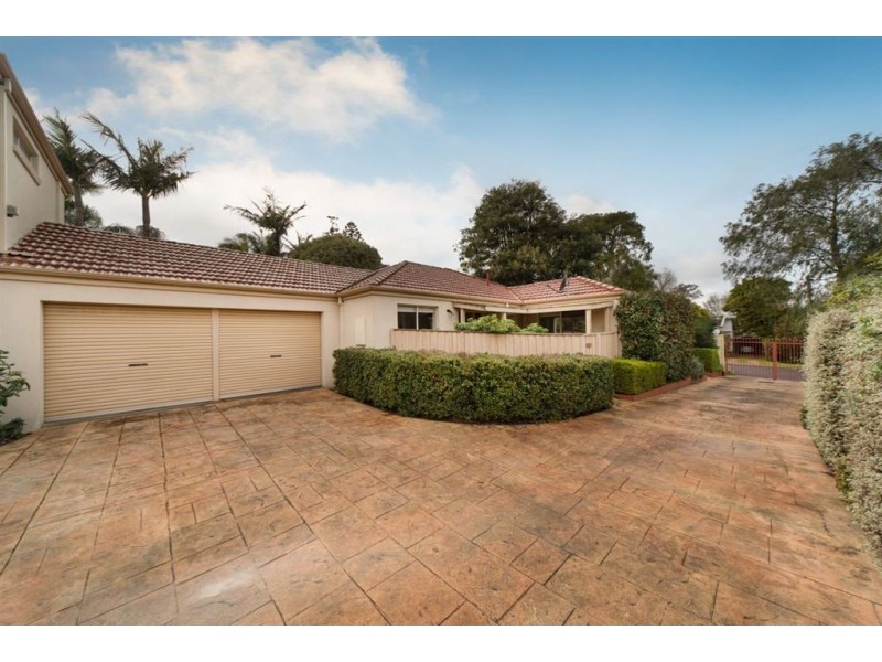 8 Orchard Grove, Frankston South VIC 3199