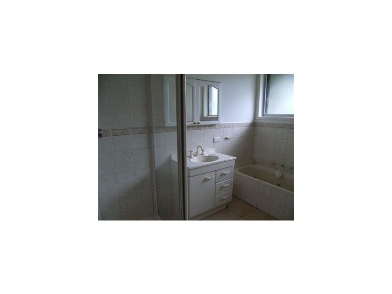 33 Karingal Drive, Frankston VIC 3199