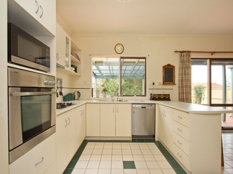 55 Raphael Crescent, Frankston VIC 3199