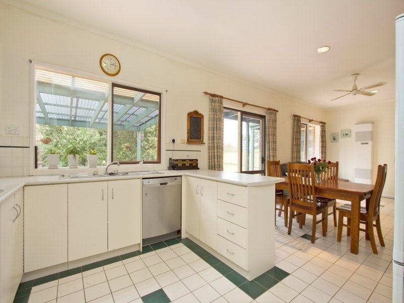 55 Raphael Crescent, Frankston VIC 3199